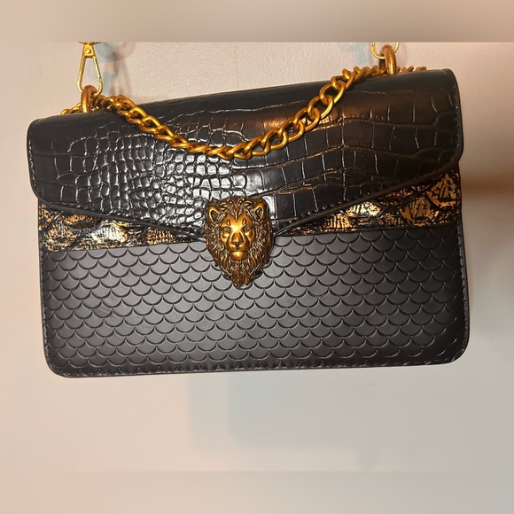 ✌️4/$20✌️ Vegan clutch / handle options - Picture 3 of 13